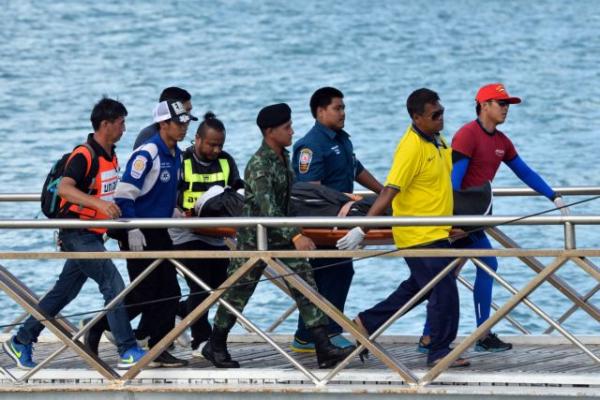 Στους 27 οι νεκροί από τη βύθιση τουριστικού πλοίου στην Ταϊλάνδη