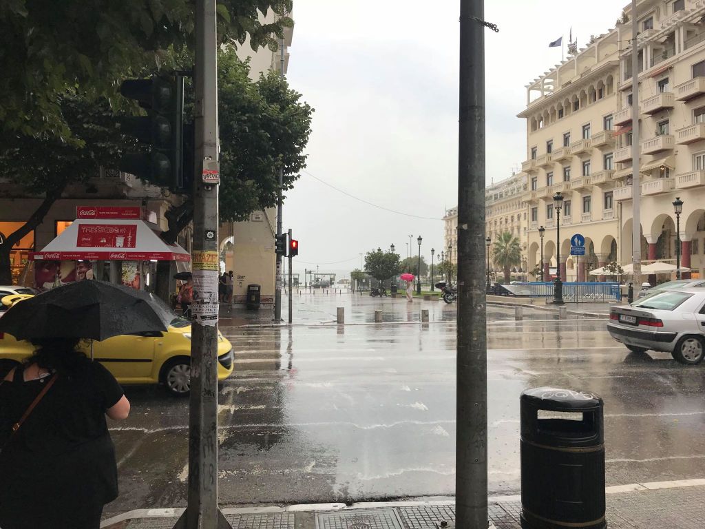 Προβλήματα από τη βροχόπτωση στη Θεσσαλονίκη