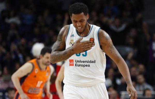 Ανανέωσε με τη Ρεάλ Μαδρίτης ο Τόμπκινς