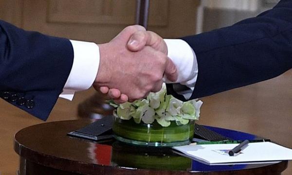 Καψώνια και αμηχανία στη συνάντηση Τραμπ – Πούτιν