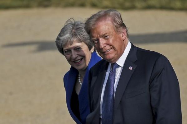 Πιο σκληρό Brexit θα ήθελε ο Τραμπ