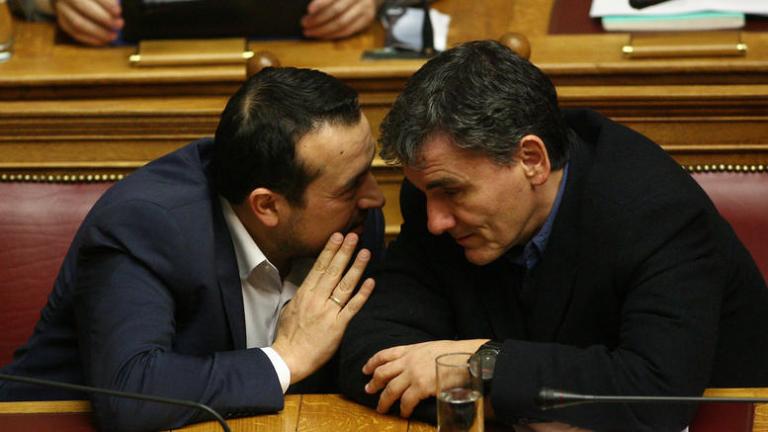 Μονομαχία Συριζαίων στα μαρμαρένια αλώνια της Β’ Αθήνας