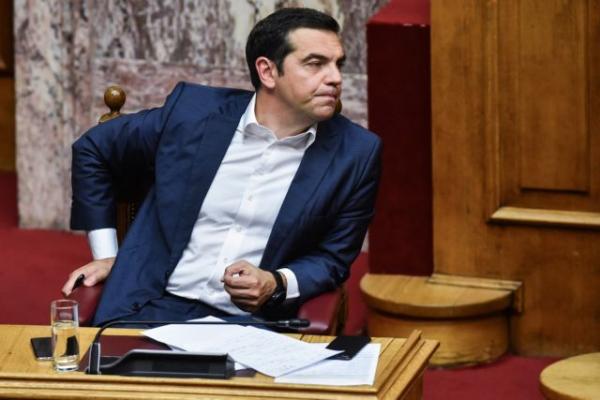 Με ανασχηματισμό και παροχολογία ψάχνει διέξοδο το Μαξίμου