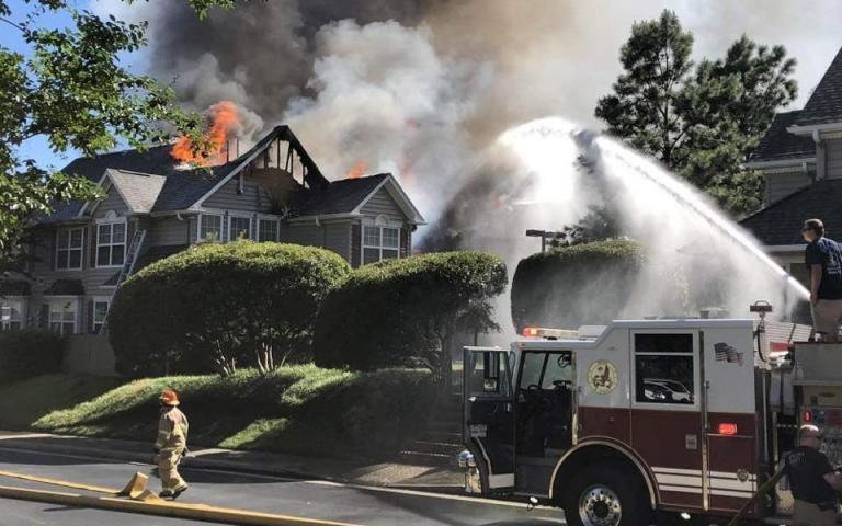 Βιρτζίνια: Ελικόπτερο κατέπεσε σε κτίριο διαμερισμάτων – Τουλάχιστον ένας νεκρός