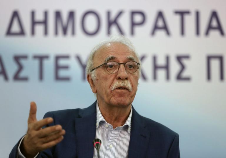 Βίτσας: Το προσφυγικό πρέπει να αντιμετωπιστεί σε όλες τις διαστάσεις του