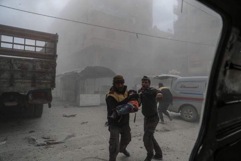 Η Γαλλία δεσμεύτηκε να υποδεχθεί μέλη από τα Λευκά Κράνη