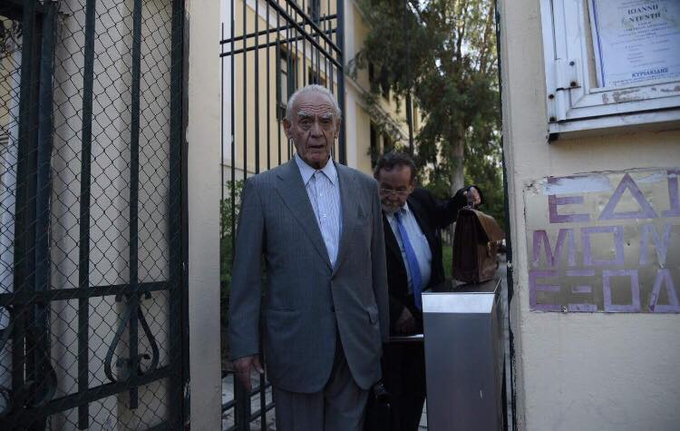 Ελεύθερος με περιοριστικούς όρους ο Α. Τσοχατζόπουλος για τις «χρυσές μίζες»