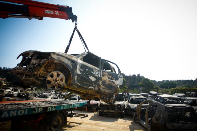 Σε νεκροταφείο αυτοκίνητων έχει μετατραπεί πάρκινγκ της Ραφήνας