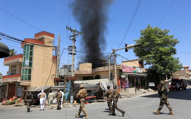 Αφγανιστάν : Αιματηρή επίθεση με νεκρούς σε κυβερνητικό κτίριο