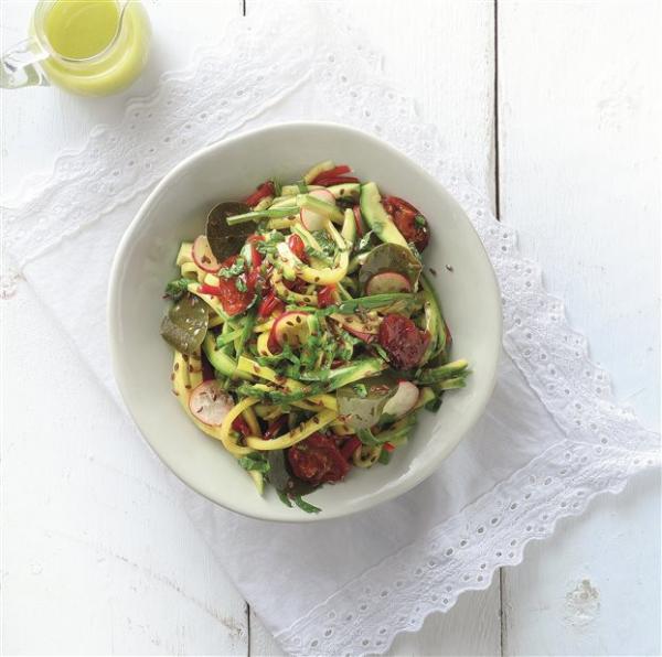 Δροσερή κολοκυθοσαλάτα με βινεγκρέτ δυόσμου