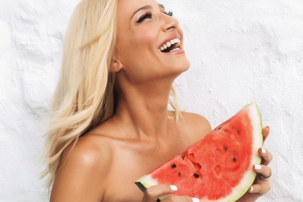 Φαίη Σκορδά: Δε σταματάει να αποδεικνύει ότι είναι η πιο καλλίγραμμη παρουσιάστρια