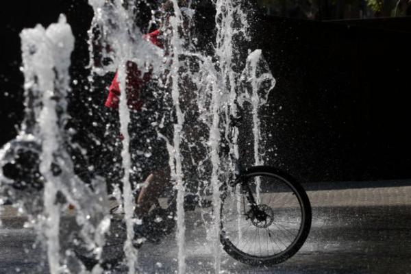Στο «κόκκινο» ο υδράργυρος στην Ευρώπη