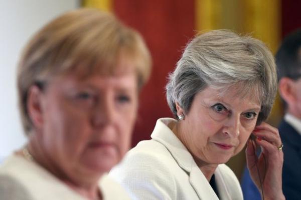 Η Μέρκελ στηρίζει την πρόταση της Μέι για το Brexit