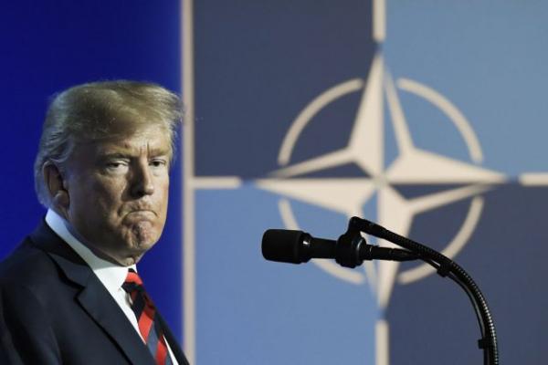 «Χείρα βοηθείας» από Τραμπ σε φτωχές χώρες να αγοράσουν αμερικανικά όπλα