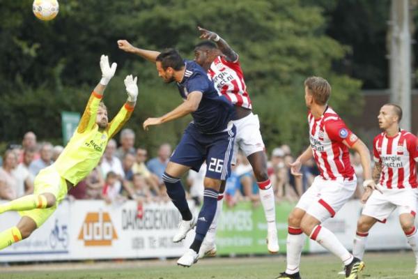 Αδίκησε τον εαυτό του ο Ολυμπιακός, ήττα 4-0 από την Αϊντχόφεν