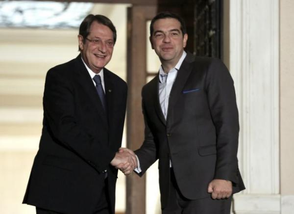 Ο Τσίπρας ενημέρωσε τον Αναστασιάδη για τη συνάντηση με τον Ερντογάν