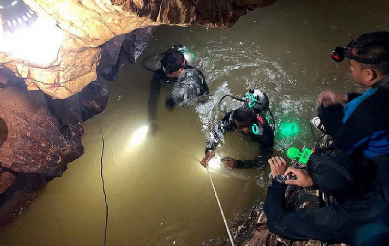 Ταϊλάνδη: Θρίλερ με τον απεγκλωβισμό των παιδιών από σπηλιά