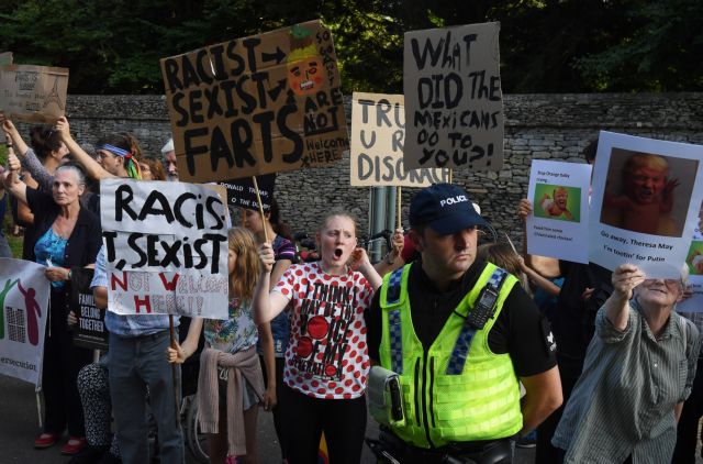 «Ανεπιθύμητος» ο Ντόναλντ Τραμπ στη Βρετανία