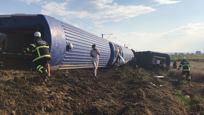 Τουλάχιστον δέκα νεκροί από εκτροχιασμό τρένου στην Τουρκία