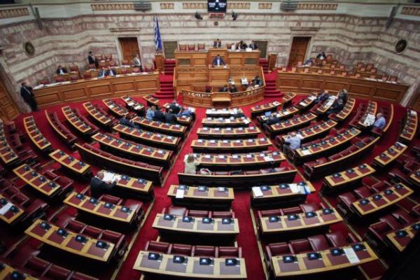 «Θύελλα» και στη Βουλή για τις δηλώσεις Χαν