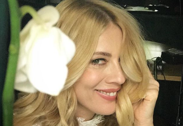 Δείτε το σώμα της Σμαράγδας Καρύδη χωρίς ρετούς