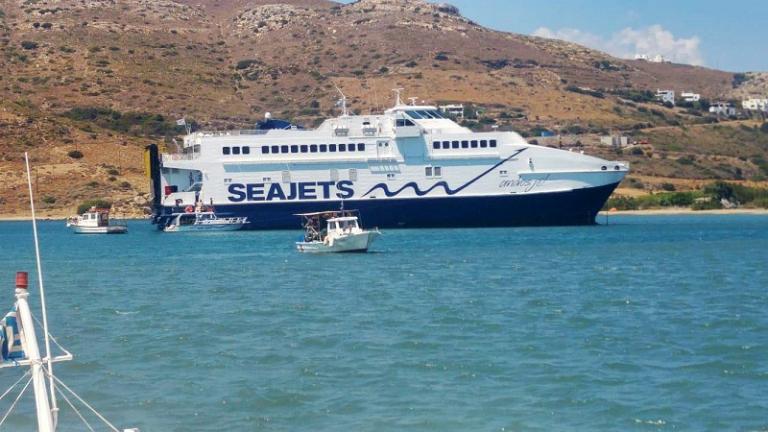Αποκολλήθηκε από το λιμάνι του Γαυρίου το Andros Jet