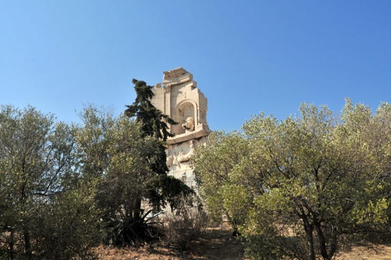 Έκτακτα μέτρα από το Δήμο Αθηναίων λόγω υψηλού κινδύνου για πυρκαγιές