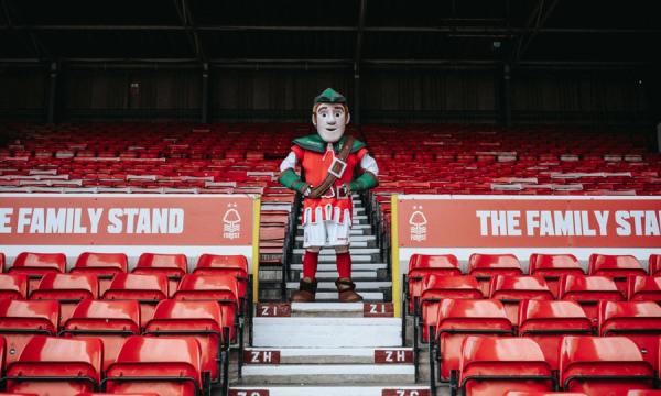 Νότιγχαμ Φόρεστ: Ο Ρομπέν των δασών επέστρεψε σπίτι [Εικόνα]