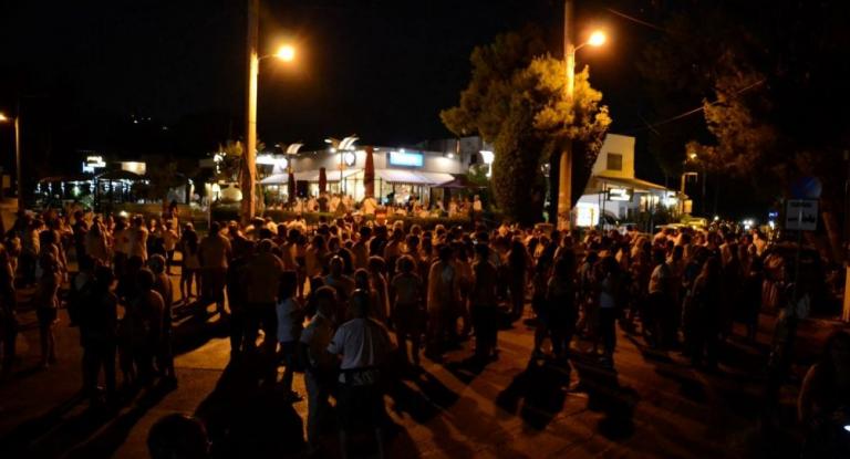 Μάτι : Ανατριχίλα στην εκδήλωση μνήμης για τα 96 θύματα