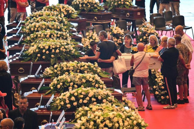Γένοβα: Βαρύ κλίμα στις κηδείες των θυμάτων