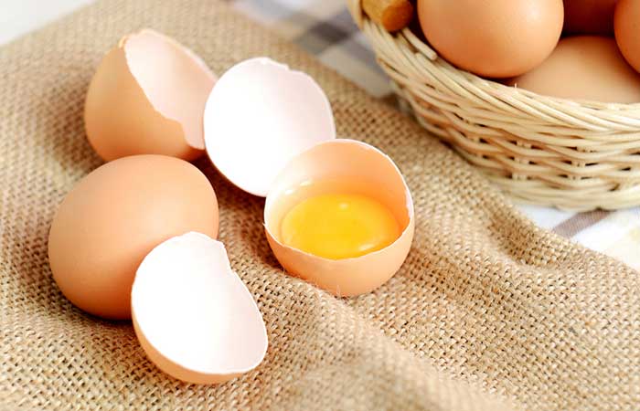 Ενδυναμώστε τα μαλλιά σας με σπιτική μάσκα από αυγό