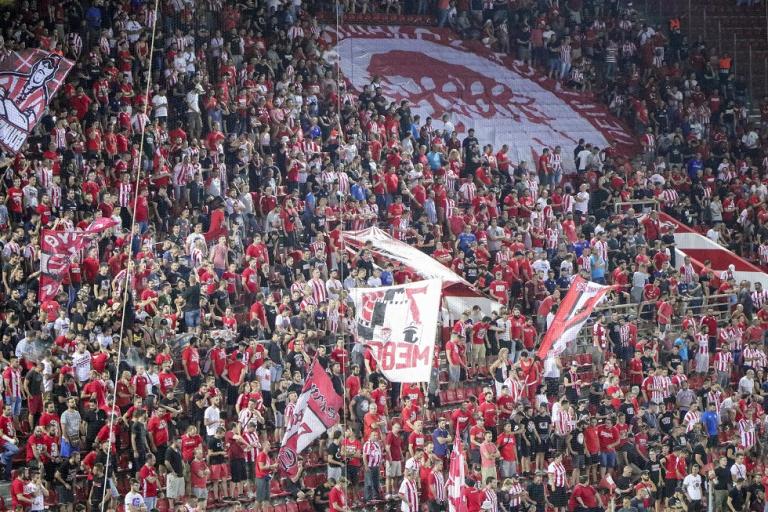 Ολυμπιακός: Ξεσηκωμός για Μπέρνλι, πάνω από 15.000 τα διαρκείας