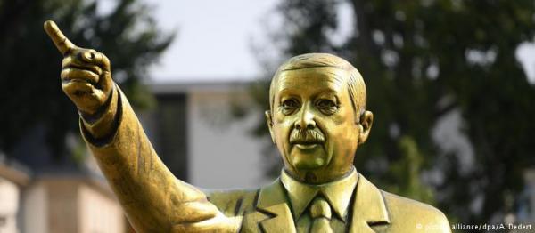 Πού πήγε το …χρυσό άγαλμα του Ερντογάν;