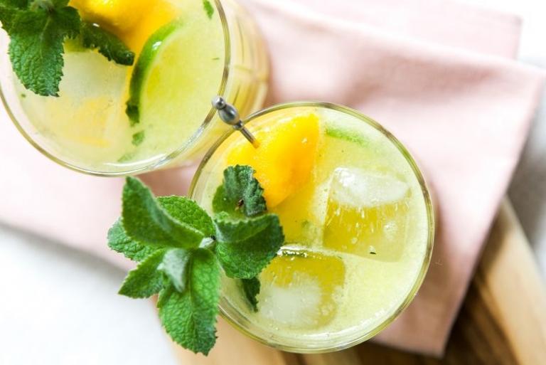 Κοκτέιλ μάνγκο χωρίς αλκοόλ