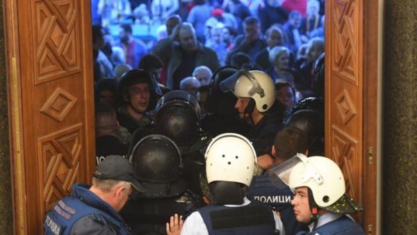 ΠΓΔΜ: Ξεκίνησε η δίκη 33 ατόμων για την εισβολή στο κοινοβούλιο