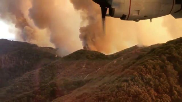 Καλιφόρνια: Μαίνεται η μεγάλη πυρκαγιά στο Μεντοτσίνο
