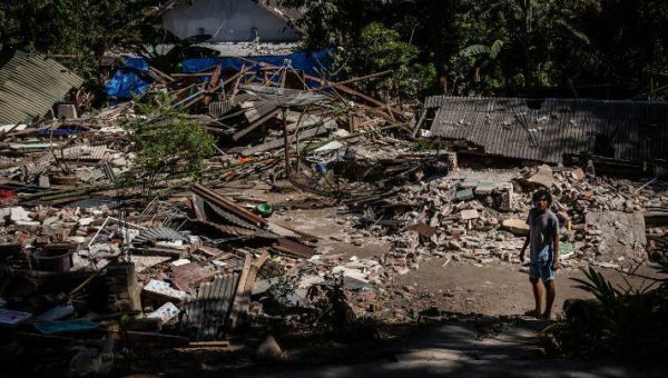 Ινδονησία : Μετασεισμός 6,2 Ρίχτερ - Στους 259 οι νεκροί