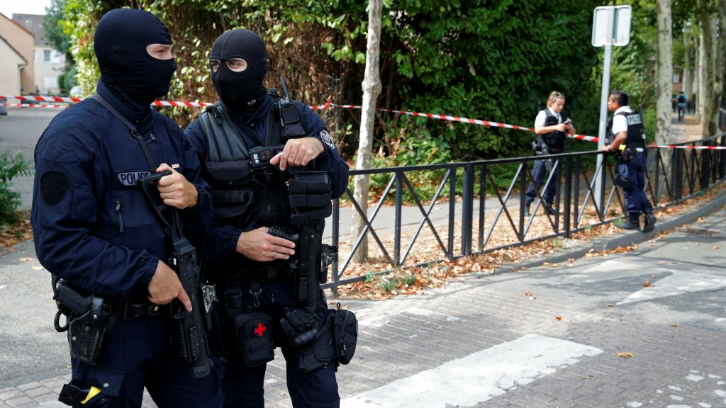 «Μάλλον διαταραγμένος» ο δράστης της επίθεσης στο Παρίσι