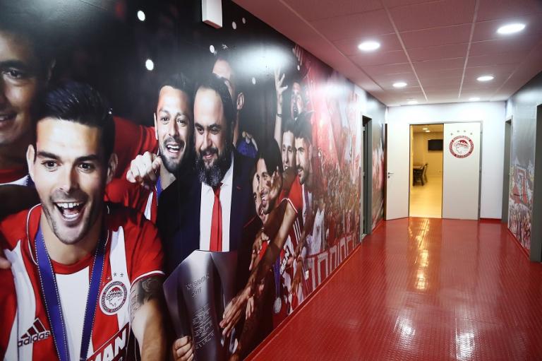 Στιγμές της κόκκινης δόξας στα αποδυτήρια του Καραϊσκάκη [Εικόνες]