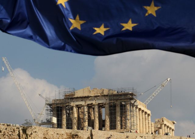 FT: Τι άλλαξε η κρίση στην Ελλάδα και τι όχι