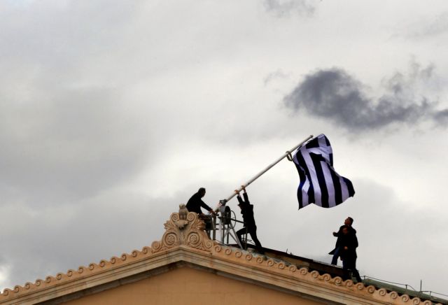 Reuters : Μην ανοίγετε ακόμη σαμπάνιες, η Αθήνα παραμένει δέσμια των πιστωτών