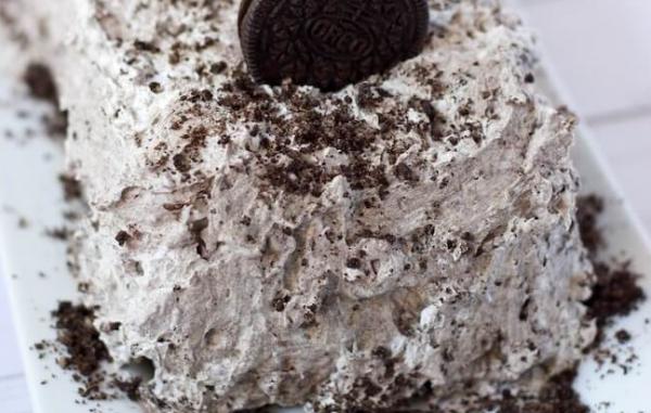 Πανεύκολη τούρτα παγωτό με μπισκότα