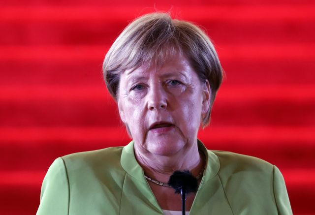 Στηρίζει Βέμπερ η Μέρκελ ως υποψήφιο του ΕΛΚ για την Κομισιόν