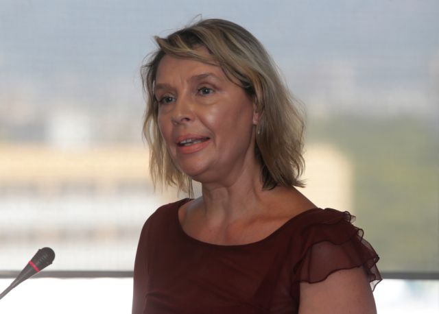 Θαυμάζει Τσίπρα η Παπακώστα