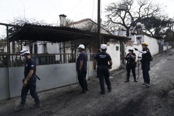 Policemen in deadly fire lacked wireless communications, GPS