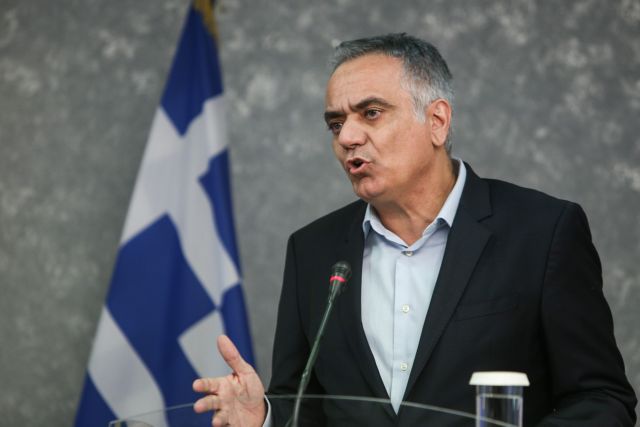 Interior Minister: Media are waging war on SYRIZA