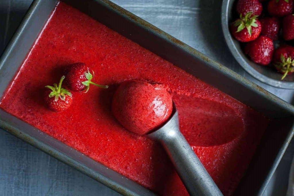 Σορμπέ φράουλα με μέλι