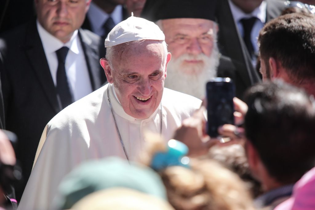 Επιστολή πάπα Φραγκίσκου στους καθολικούς: Ας ξεριζώσουμε την «κουλτούρα του θανάτου»