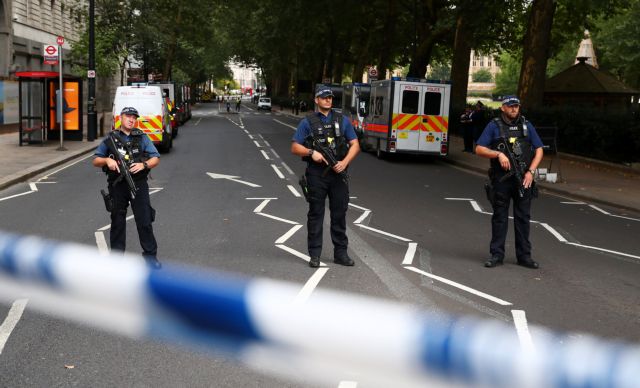 Λονδίνο : «Οσμή» τρομοκρατίας πίσω από το περιστατικό στο κοινοβούλιο
