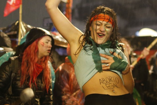 Αργεντινή : Συγκρούσεις με την αστυνομία λόγω νομοσχεδίου για τις αμβλώσεις